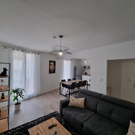 Etienne Dollet Apartment Beziers