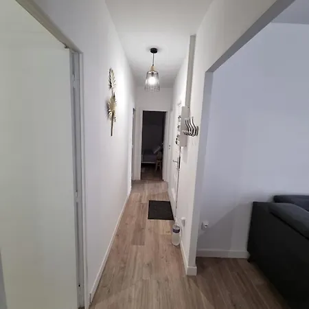 Etienne Dollet Apartament