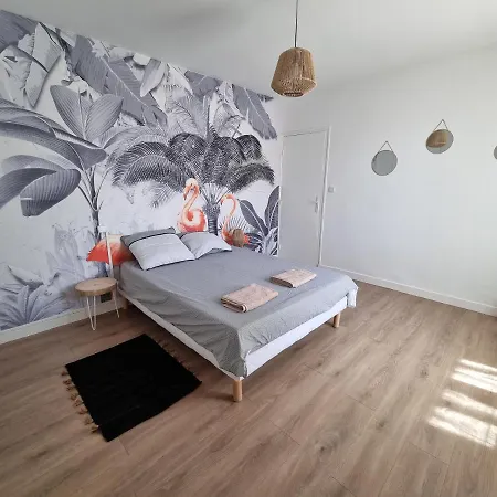 Etienne Dollet Apartment *