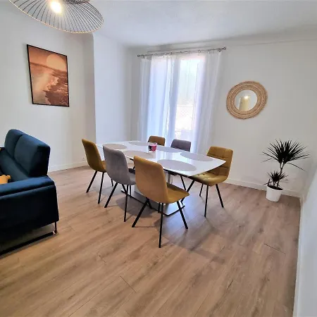 Etienne Dollet Apartment *