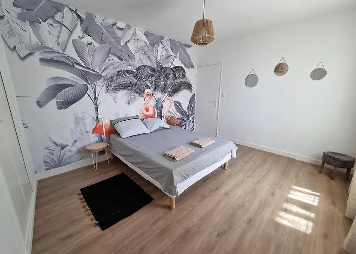 Etienne Dollet Apartment *