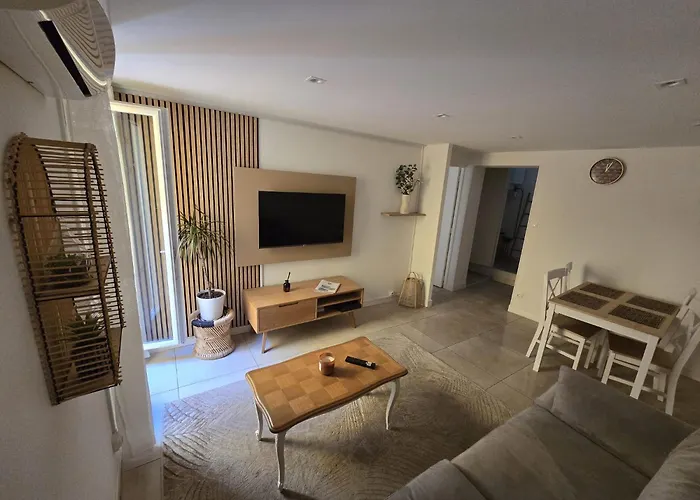 Etienne Dollet Apartment *
