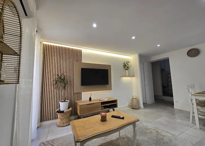 Etienne Dollet Apartment Béziers